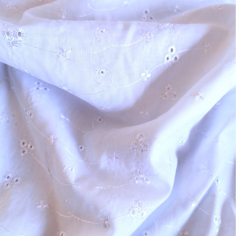 3 Hole Flower Broderie Anglaise B/A - White 1