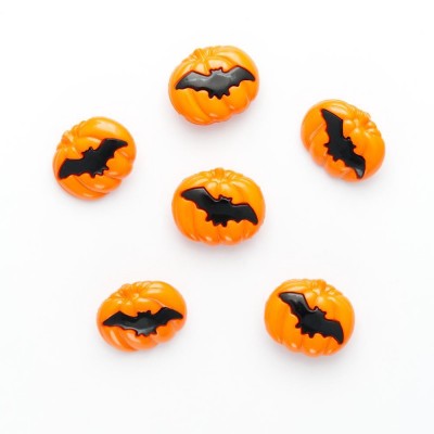 Pumpkin Bat Buttons - Size 34 