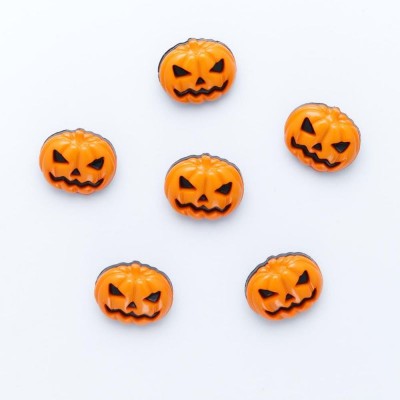Pumpkin with Scary Face Button - Size 28 