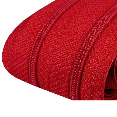 Continuous Zip Chain - No.3 - 4mm Red