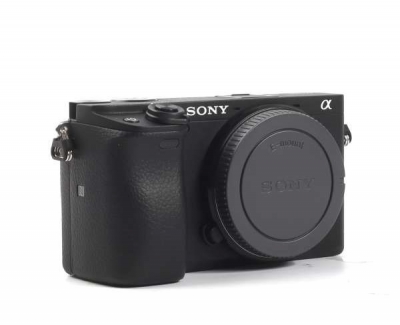 sony alpha a6400 mirrorless digital camera with 18-135mm lens (black)